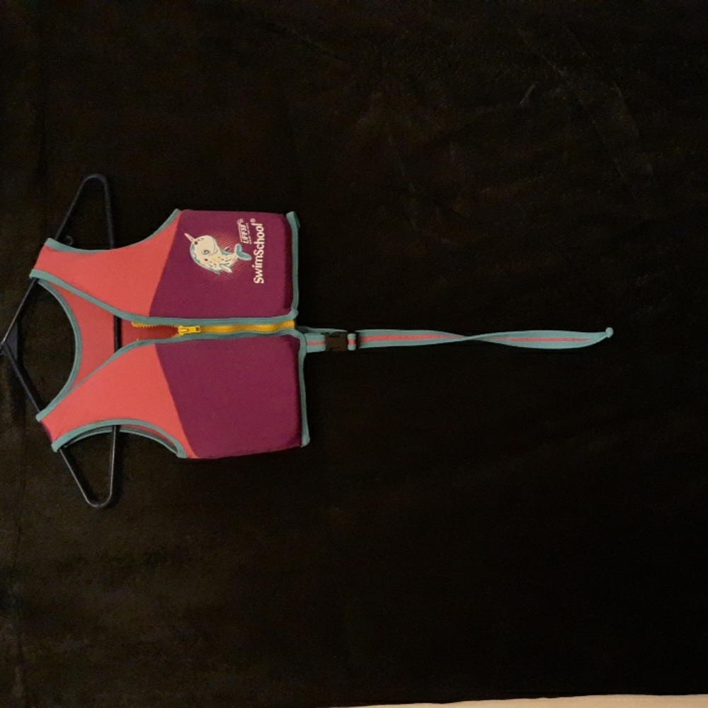 Child's Life Jacket. Size 4-6 years up to 50lbs